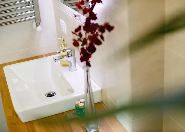 River View- Tiffany アパート