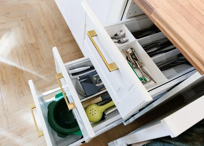 River View- Tiffany ティミショアラ