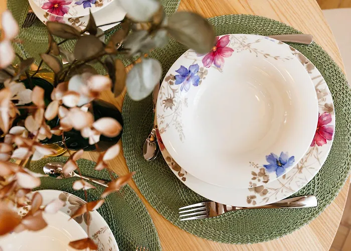 River View- Tiffany ティミショアラ