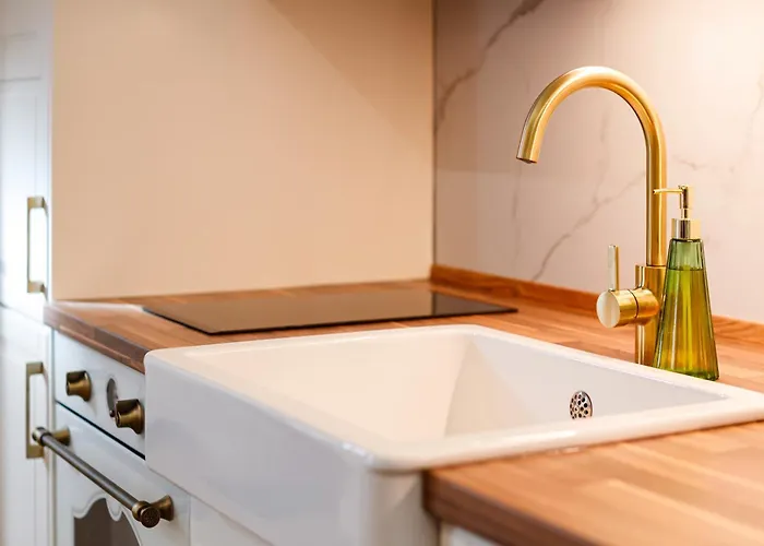 River View- Tiffany アパート