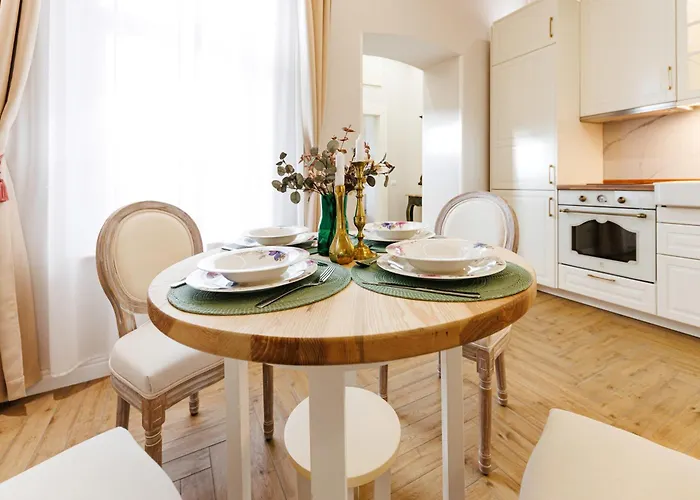 River View- Tiffany * ティミショアラ